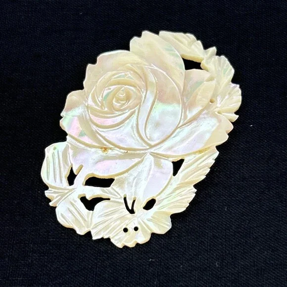 Vintage Mother of Pearl Shimmery Ivory Roses Carved Floral Brooch 1940’s-1950’s - Picture 5 of 8